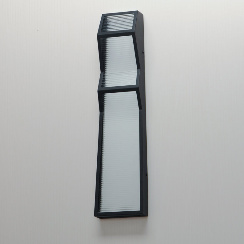 Applique murale en aluminium Heszler, H 24 po x l 6 po x P 3 po