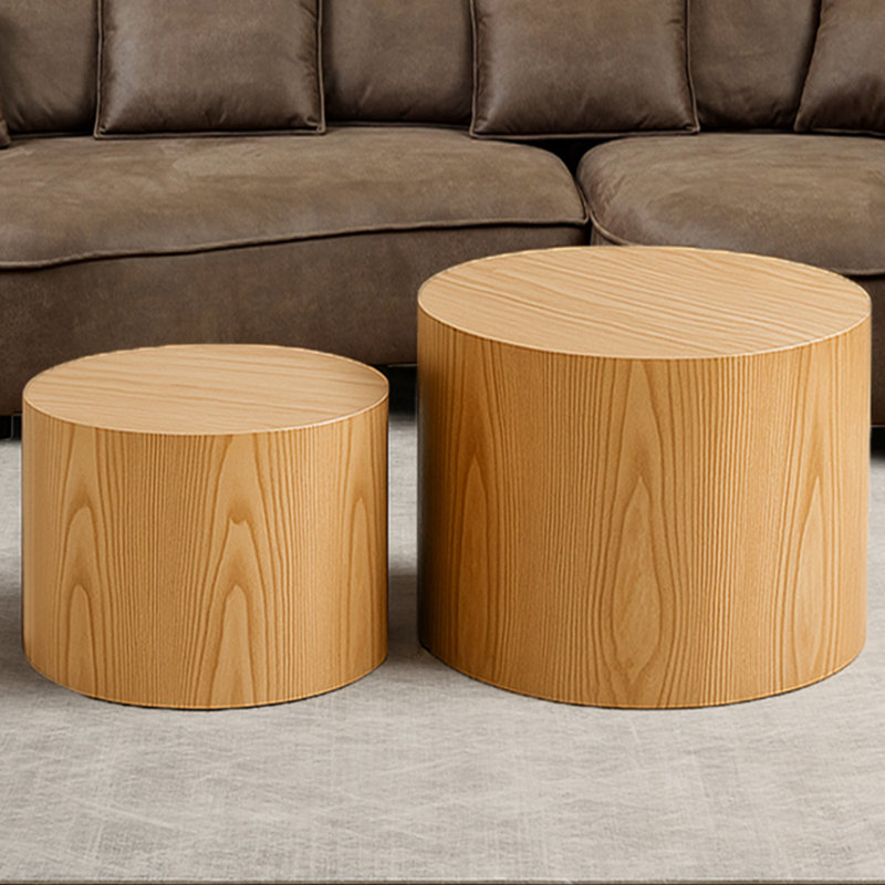 Ensemble de 2 tables basses gigognes avec pieds antidérapants Nesting, Chêne