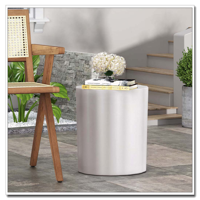 Table d'appoint d'extérieur en béton léger