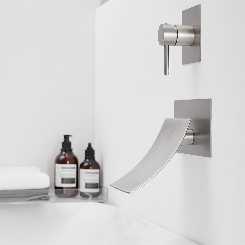 Robinet de lavabo de salle de bain mural à 2 trous avec robinets de lavabo en cascade pour salle de bain à poignée simple en laiton avec robinet