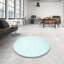 Tapis bleu ciel contemporain-118346400