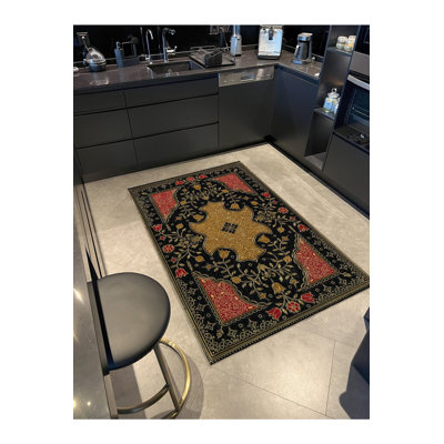 Black Themed Traditional Motif Patterned Woven Base Vintage Decorative Rug