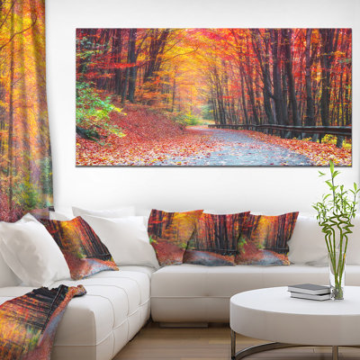 « Road In Beautiful Autumn Forest » - reproduction de photo
