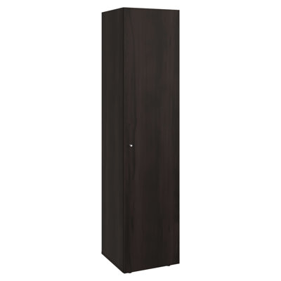 Armoire à linge moderne à une porte, autoportante, avec 4 étagères, idéale pour la chambre à coucher, la salle de bain ou le couloir. Panneaux de particules en noyer foncé, format étroit, hauteur et largeur adaptés à la salle de bain et à la buanderie.