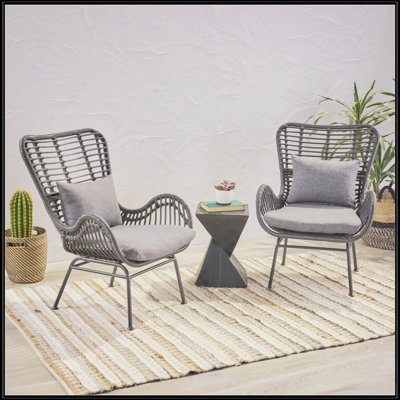 Élégante chaise Montana pour espaces extérieurs avec attrait moderne