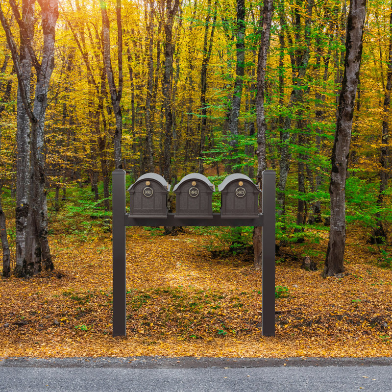 Balmoral Triple Mount Mailbox /w/ Pyramid Caps & Personalized Door Medallion (3 Mailboxes, Tri-Mount Rack, 3 Medallions), Yes