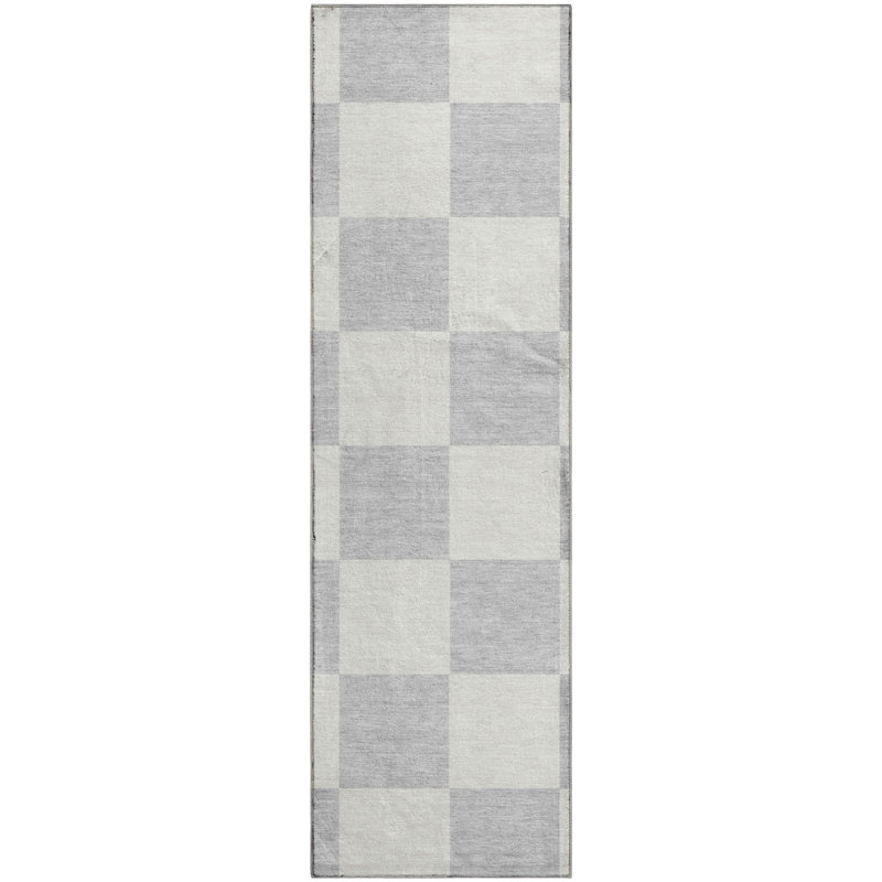 Tapis géométrique lavable à la machine de qualité supérieure Mayfield AMF2345, Tapis de couloir 2 pi 3 po x 7 pi 6 po, Argent