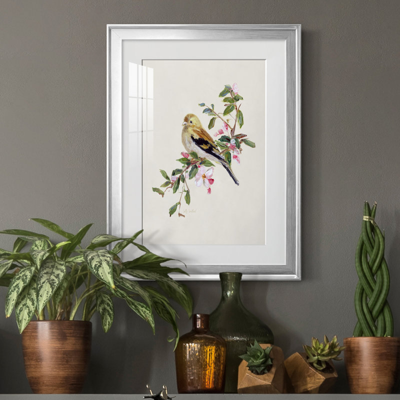 Spring Spring Pine Grosbeak - peinture encadrée, Argent, H 22,5 po x l 30,5 po x P 1,5 po