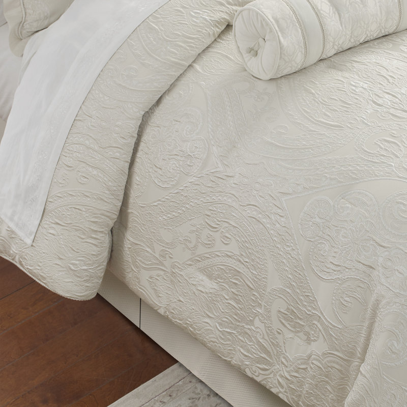 Waterford Aragon 6 Piece Comforter Set, California King Comforter + 5 Additional Pieces