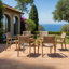 Chaises de patio robustes en bois d'acacia et en osier, idéales pour les petits espaces