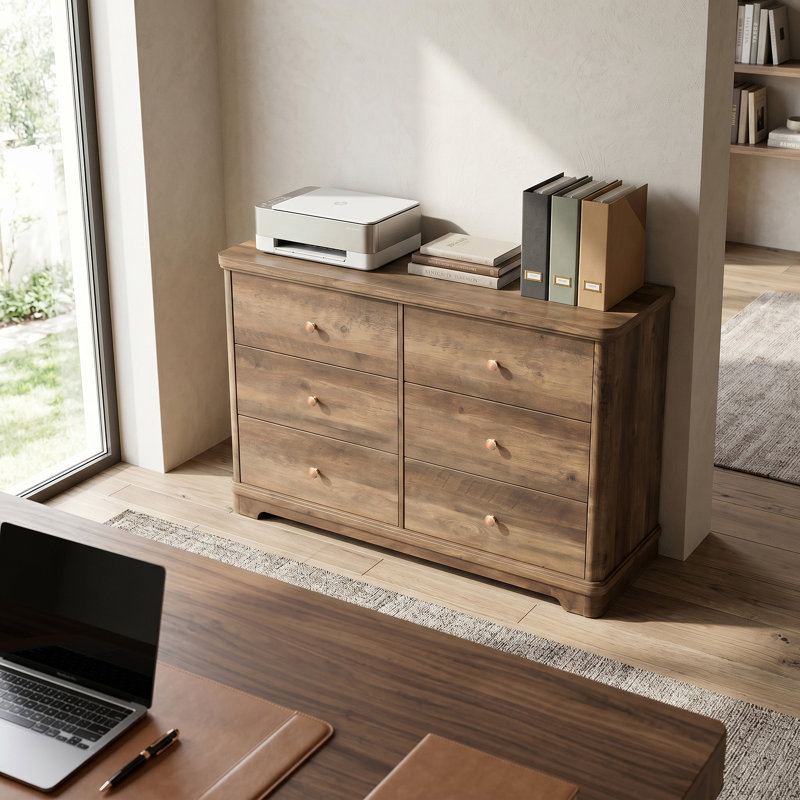 Commode 6 tiroirs avec base sculptée Burkhart, Chêne noueux