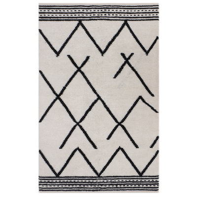 Area Rug in Black/Beige