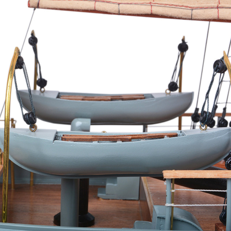 «Fram Painted Admiral Line», modèle de bateau moyen | Entièrement assemblé