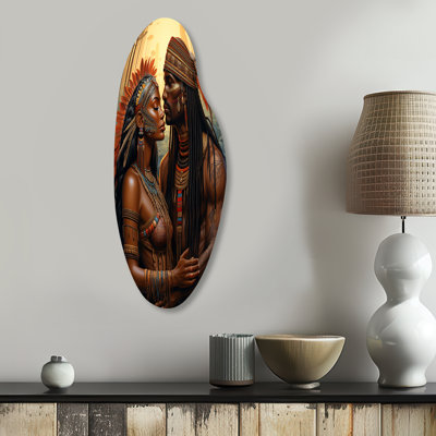 Art mural en métal asymétrique «Native Couple Celebrating Divine Love I»