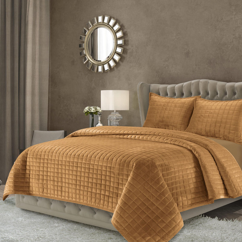 Glam Quilt, Queen Quilt + 2 Standard Shams, Camel