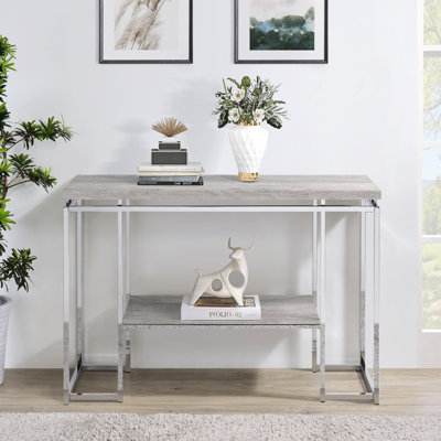 Console industrielle moderne avec tablettes ouvertes - un choix de salon élégant en chêne naturel et design élégant