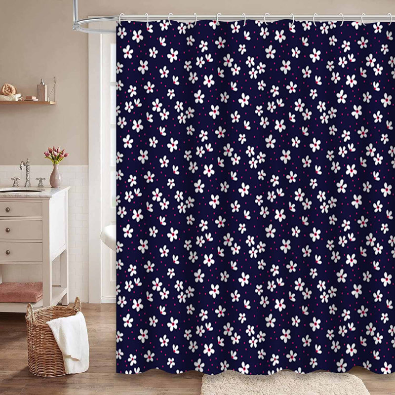 Mignon petit rideau de douche à fleurs blanches et bleu foncé avec 12 crochets, L 72 po x l 84 po
