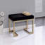 Repose-pieds en tissu et champagne