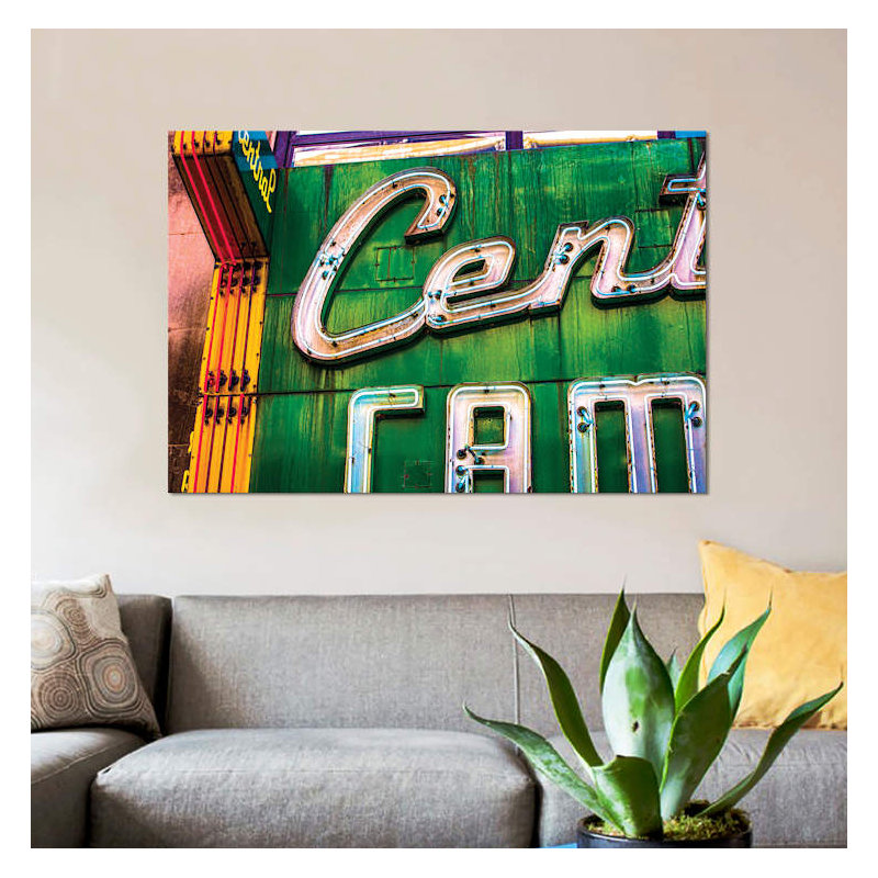 « central camera », art textuel sur toile, H 12 po x l 18 po x P 1,5 po