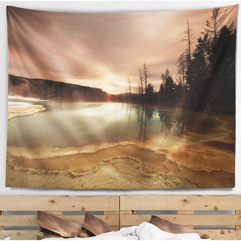 Paysage africain, lac de montagne, tapisserie avec ciel nuageux, H 50 po x l 60 po