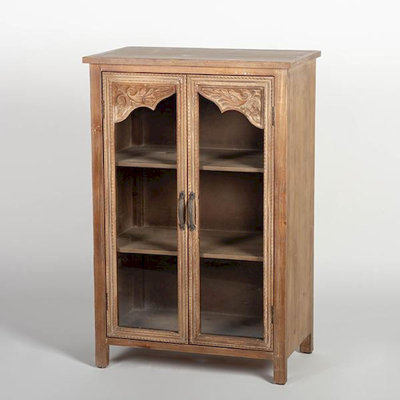 Armoire en bois brun avec 2 tablettes