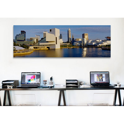 «Buildings in a City Cleveland, Ohio», reproduction de photo sur toile