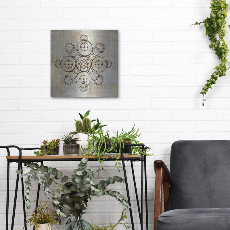 «Neutral Mandala 1» par Melissa Averinos, art mural en métal, H 12 po x l 12 po