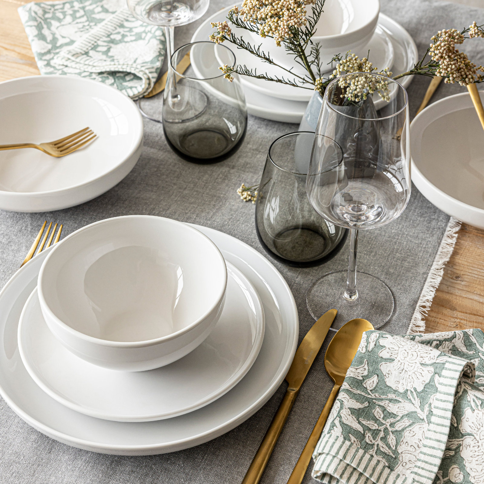 Coupe Porcelain Dinnerware Set