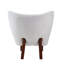 Chaise blanche avec structure intérieure confortable et élégante