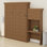 Lit escamotable minimaliste avec tablettes décoratives et de rangement à persiennes