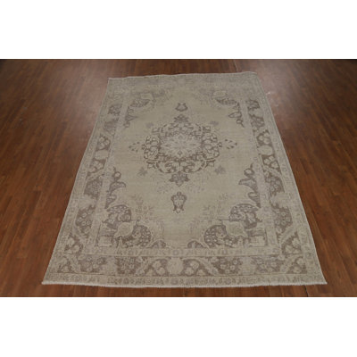 Tapis traditionnel en laine vieilli 7 x 9