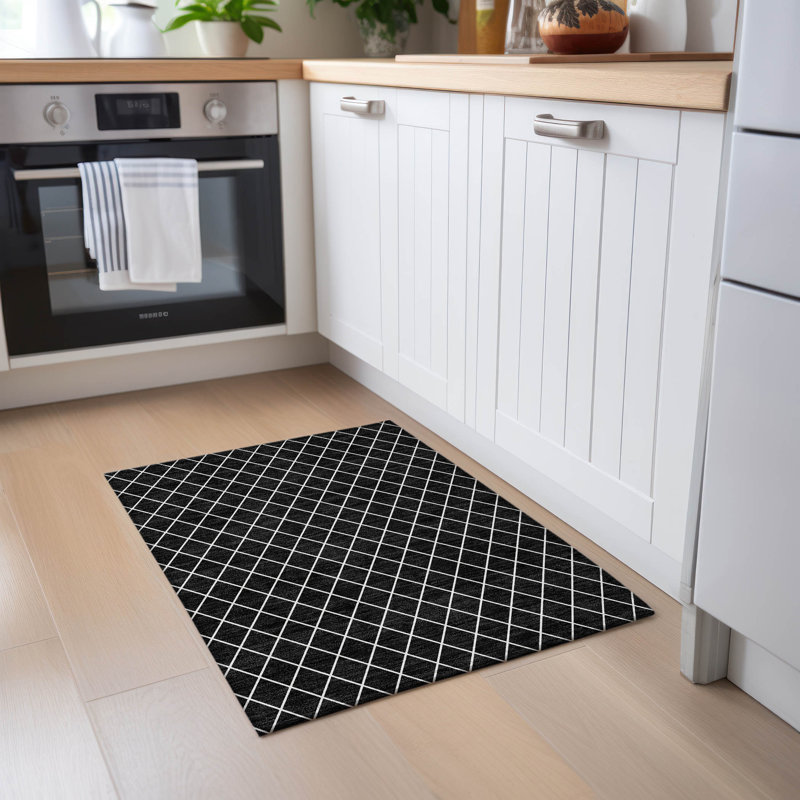  Maliana Area Rug, Rectangle 1'8" x 2'6"