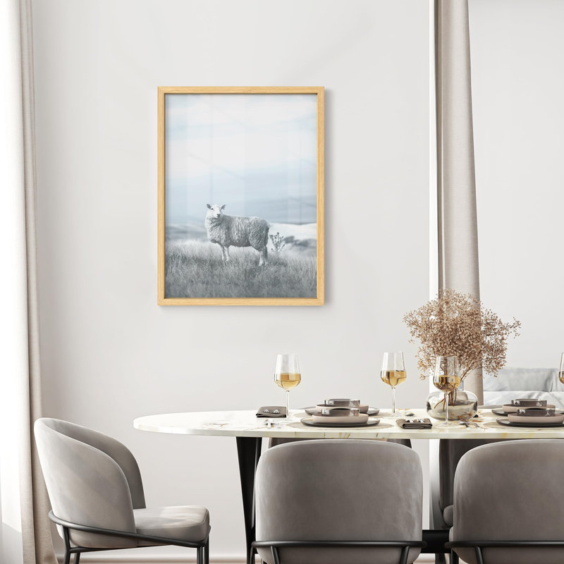 Petit mouton dans un champ offrant une scène paisible Illustration de la nature, petit décor, Naturel, H 14 po x l 11 po