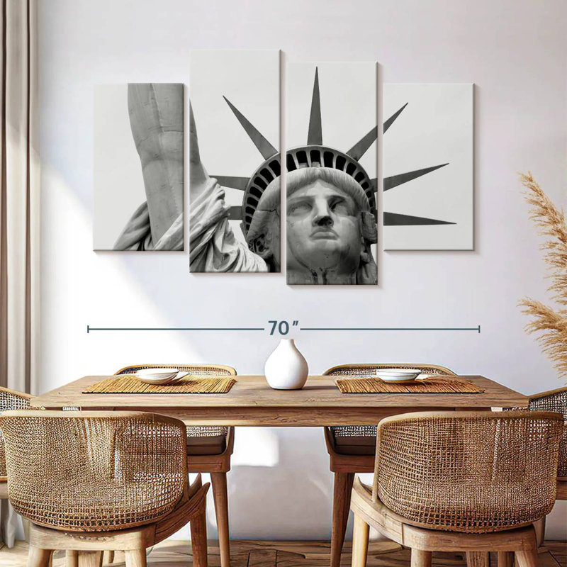 Statue Of Liberty In NYC, H 42 po x l 68 po