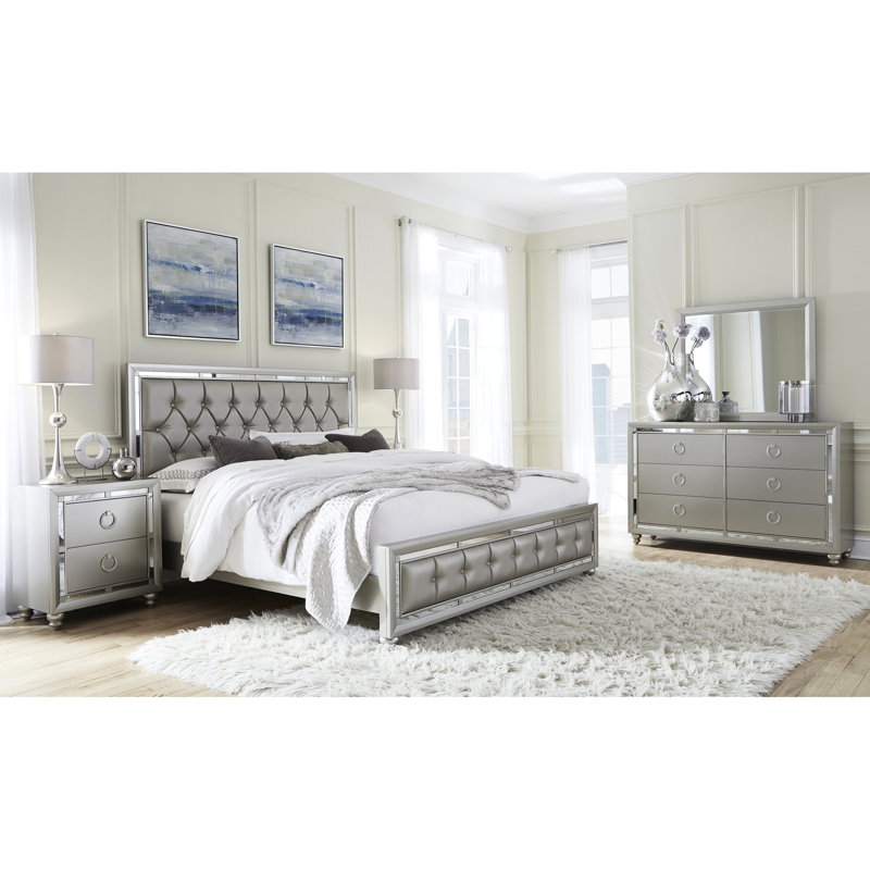 Lit en pierres précieuses argentées - bois massif et fait, décor de garniture de miroir, 3 lattes + pieds, base de lit intérieure de l 76 po x l 56 po, rideau latéral de 14 po de hauteur, support double pleine grandeur et support en X de 7,5 po du sol au bas de la traverse latérale