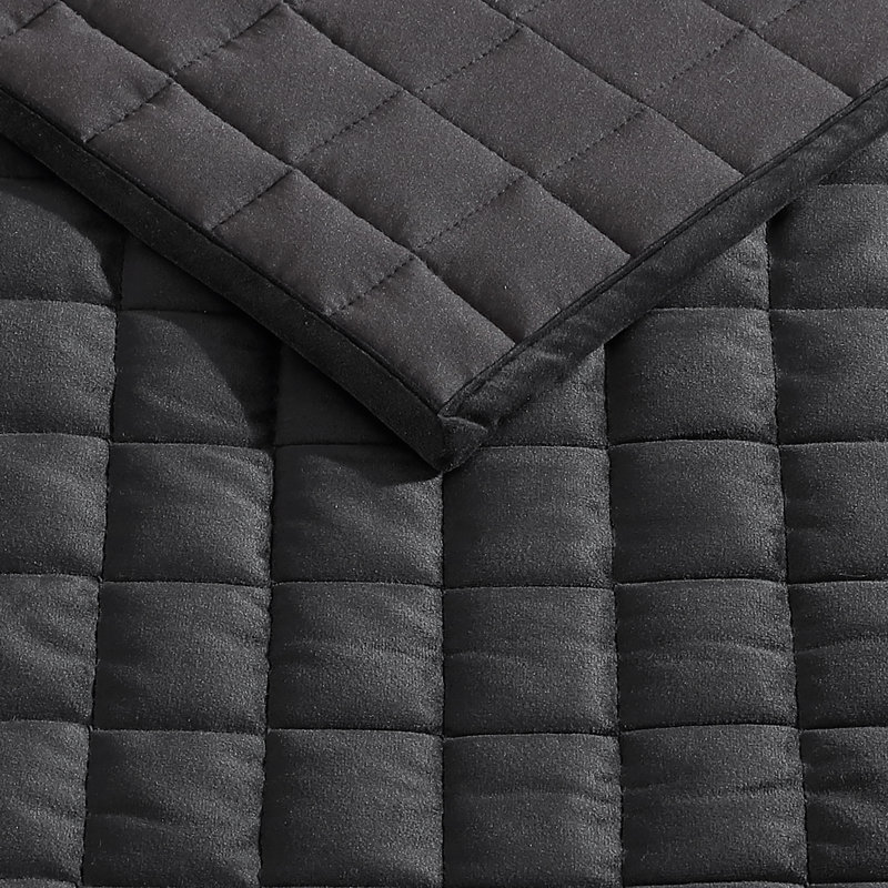 Vera Wang Diamond Velvet Quilt Set, Queen Quilt + 2 Standard Shams, Black