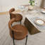 Chaises d'appoint rembourrées en similicuir-1029083145-1034184233