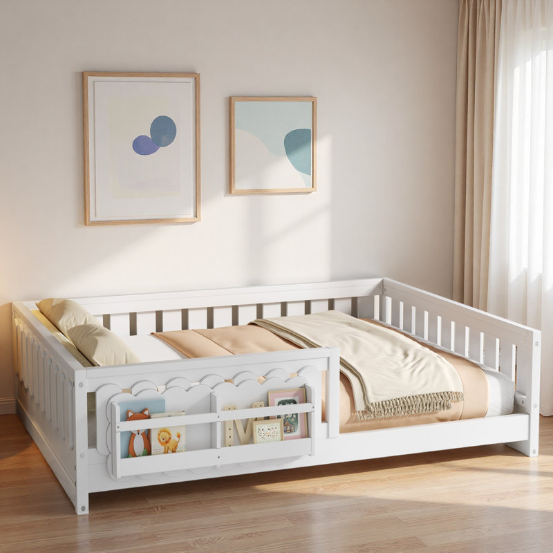 Lit plateforme avec garde-corps et tablettes de rangement, Lit double