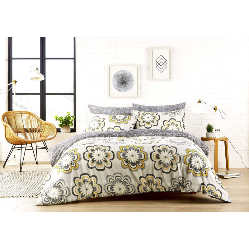 Polyester No Pattern Duvet Cover Set with Pillowcases Included, Super King Duvet Cover Set + 2 Pillowcases, Pink