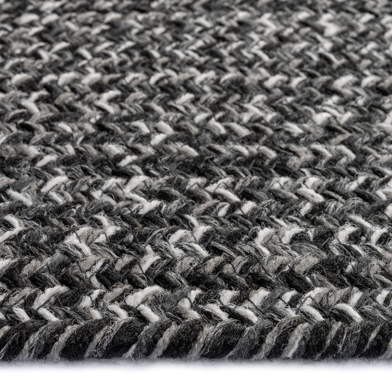 Windall Indoor / Outdoor Rug, Oval 7' x 9'