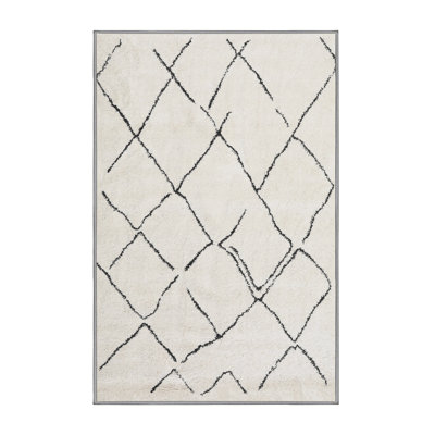 Amancia Geometric Indoor Rug