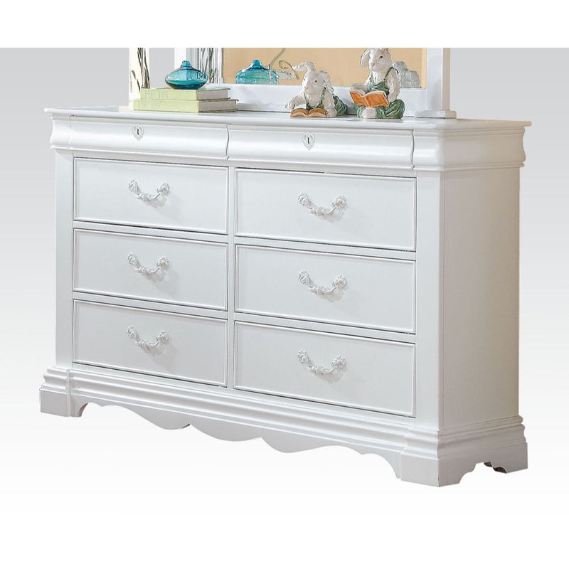 Commode à huit tiroirs