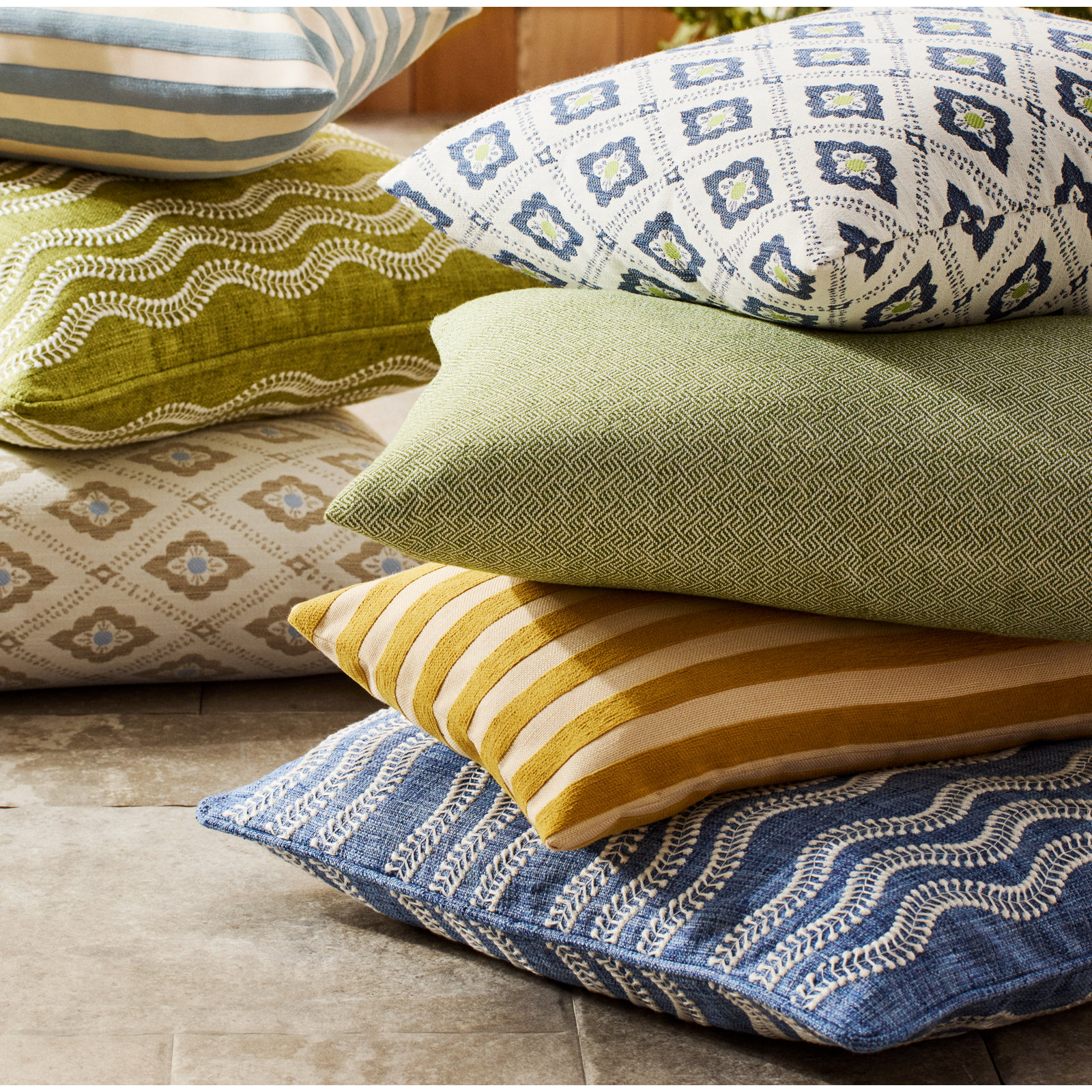 Scout Embroidered Indoor/Outdoor Pillow Cover, Navy