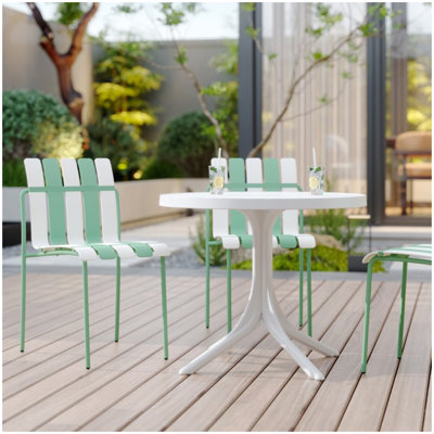 Été - Ensemble de 4 chaises à blocs de couleur modernes et rayées - Siège en PP imperméable et pieds en métal robustes (blanc et vert) avec table ronde blanche moderne intérieure / extérieure en PP de 36 pouces