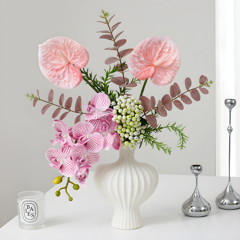Ornements de fleurs simulées