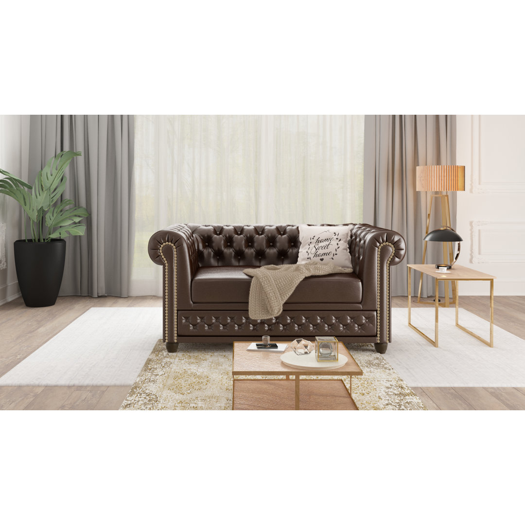 Chesterfield Erra Sofa 2 Sitzer mit Schlaffunktion aus Veganem Leder mit Holzfüßen