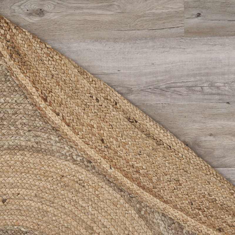 Gilbrae Beige/Gray Striped Modern Farmhouse Handmade Hand Braided Jute/Sisal Indoor Area Rug, Round 4'