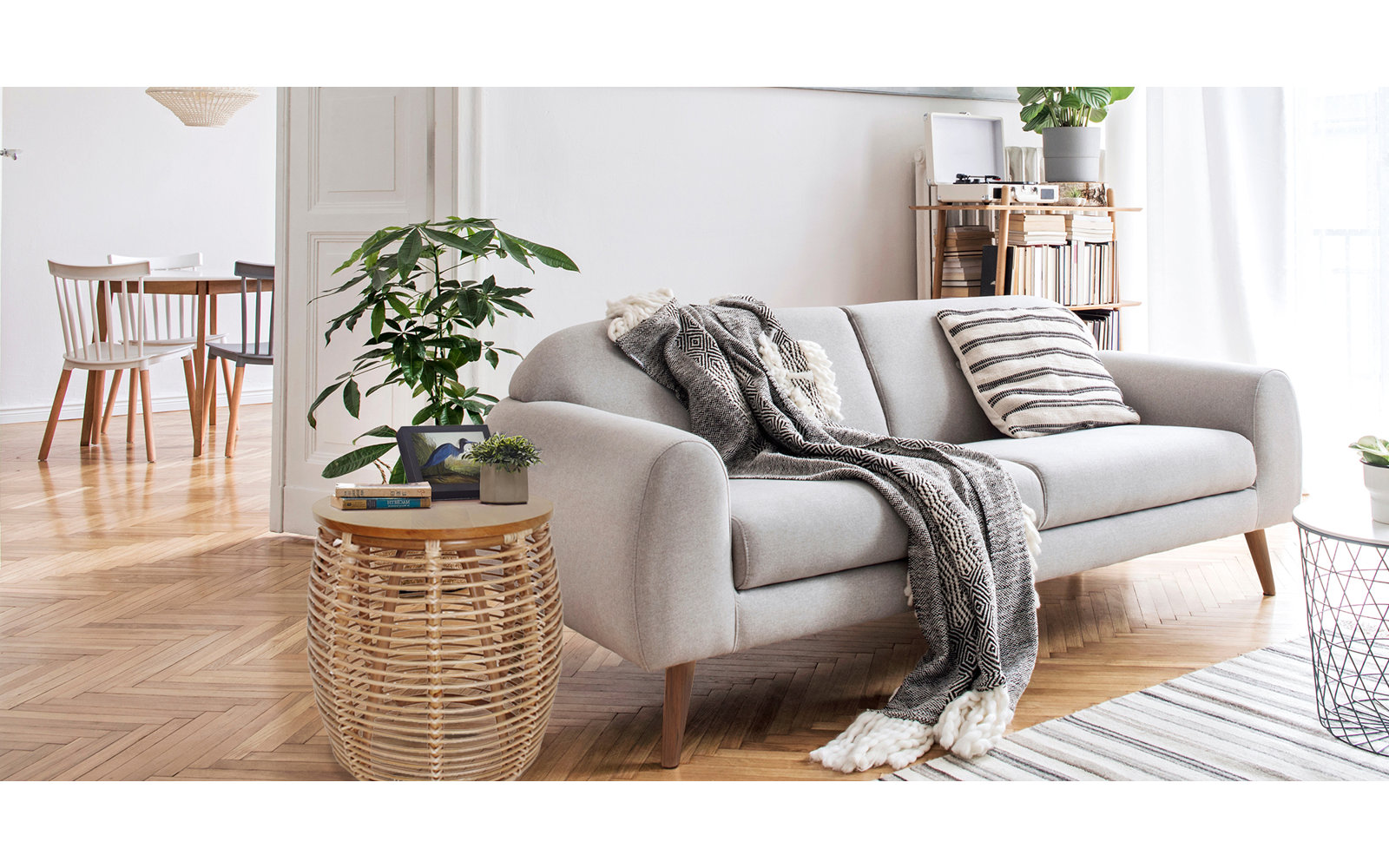 Kiyana Solid Wood End Table, Natural