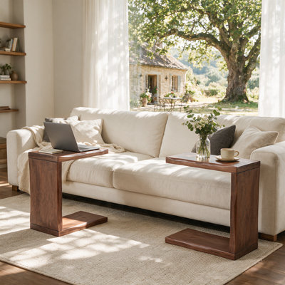 Table d'appoint en forme de C avec bord naturel, style campagnard, en bois massif avec 2 niveaux de rangement, idéale pour les petites pièces comme le salon ou la chambre, finition noyer.