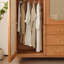 Garde-robe de luxe simple et rétro